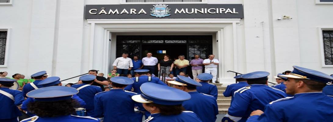 Imagem de capa da notícia: Câmara Municipal recebe a Banda Batuque Legal da APAE