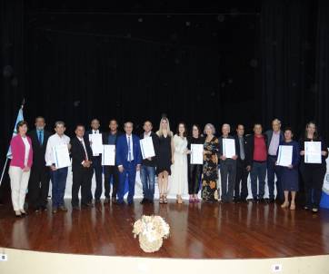 Em sessão solene, Câmara fez a entrega de Títulos de `Cidadão Tupiense´ e Comendas com as Medalhas de `Ordem do Mérito Legislativo´